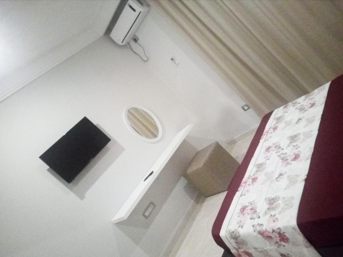比塞大London House公寓式酒店 外观 照片