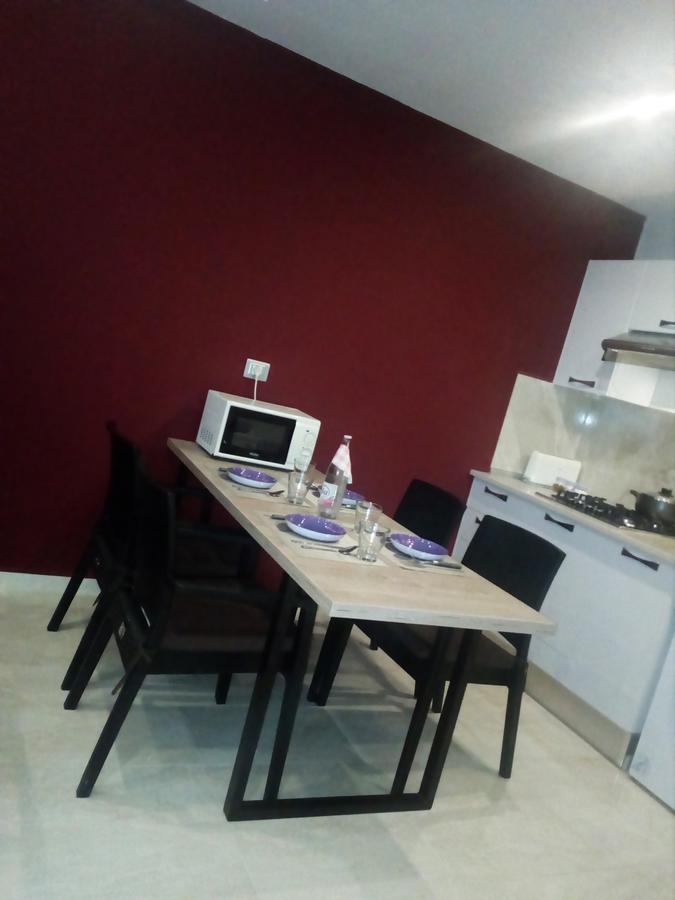 比塞大London House公寓式酒店 外观 照片
