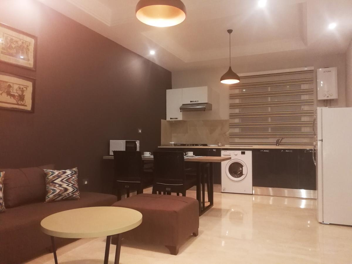 比塞大London House公寓式酒店 外观 照片