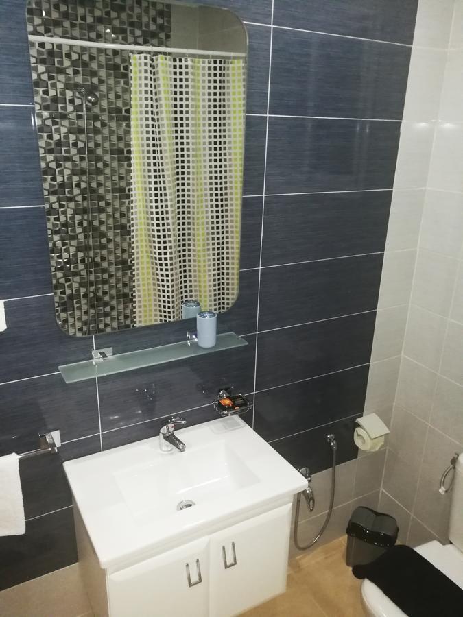 比塞大London House公寓式酒店 外观 照片