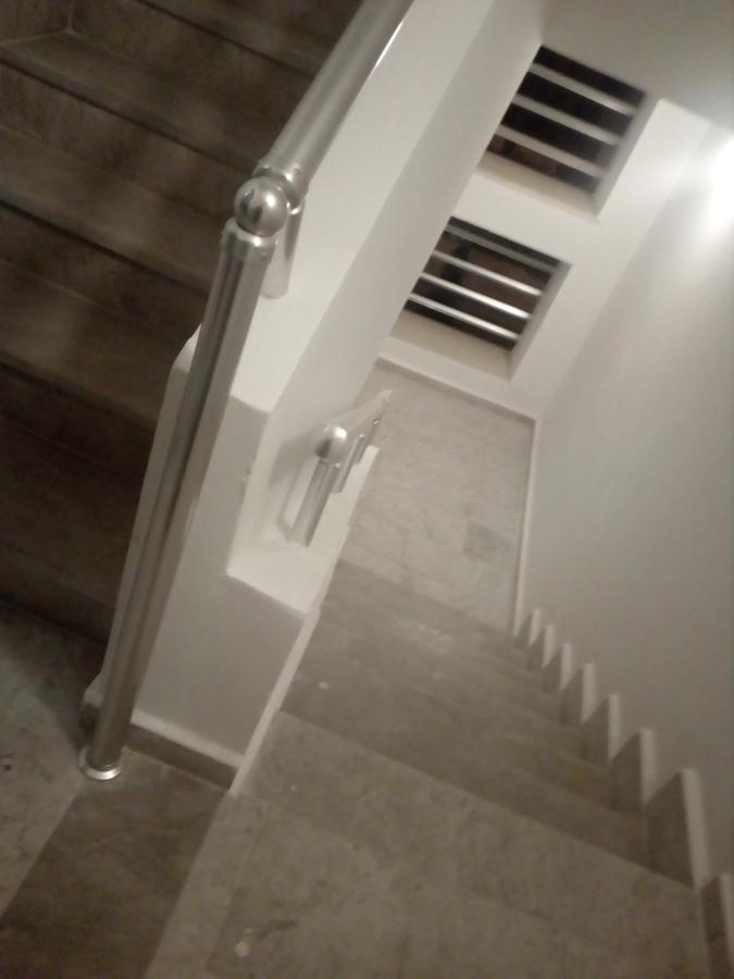 比塞大London House公寓式酒店 外观 照片