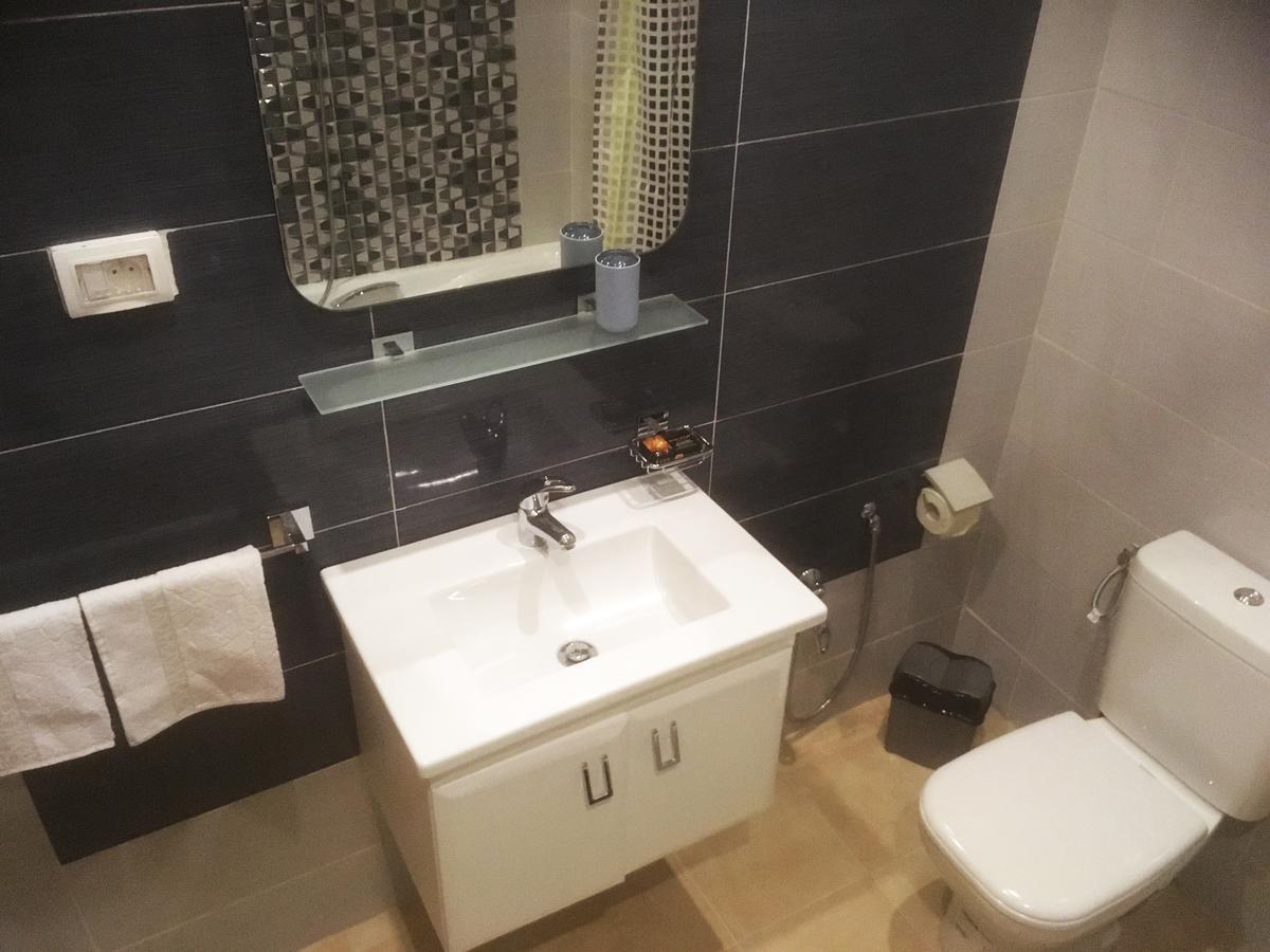 比塞大London House公寓式酒店 外观 照片